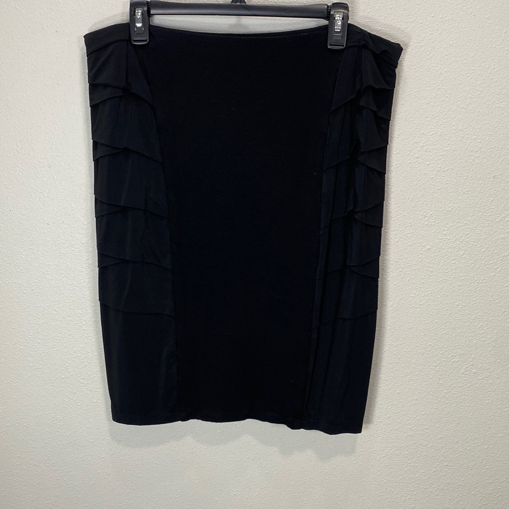 Donna Karan black pencil skirt in black